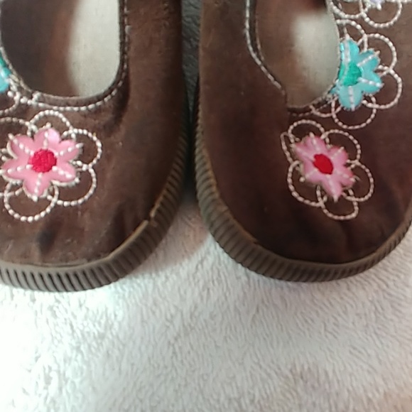 3/$15 Smartfit Toddler Girl Brown Flower Flats - Picture 8 of 8